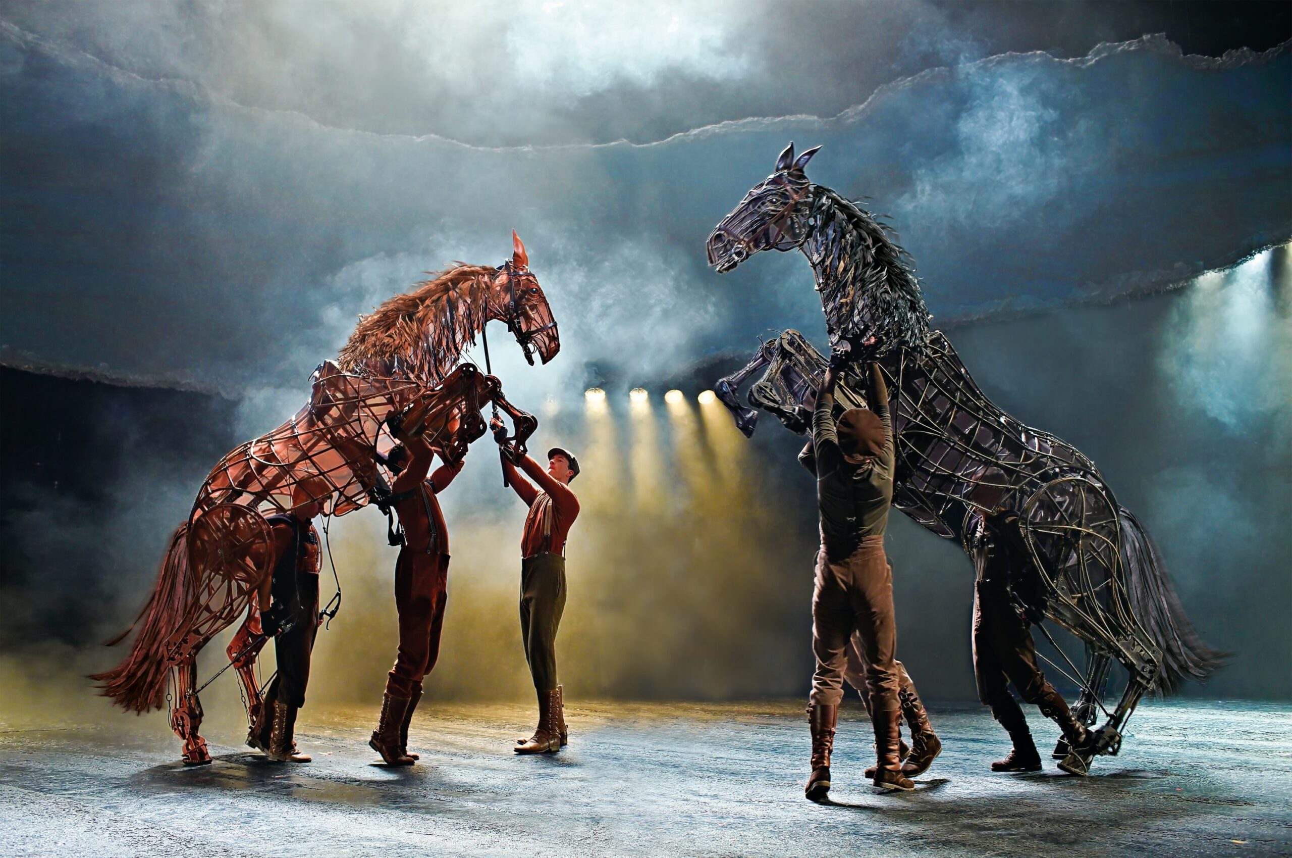 War-Horse-at-the-New-London-Theatre-Photo-by-Brinkhoff-Mögenburg-852-000